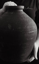 Load image into Gallery viewer, Antique Pot _ Stone Black