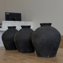 Load image into Gallery viewer, Antique Pot _ Stone Black