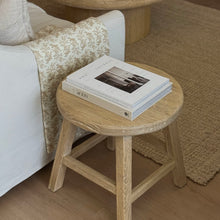 Load image into Gallery viewer, Countryside Muslin Throw _ Ivory + Light Brown
