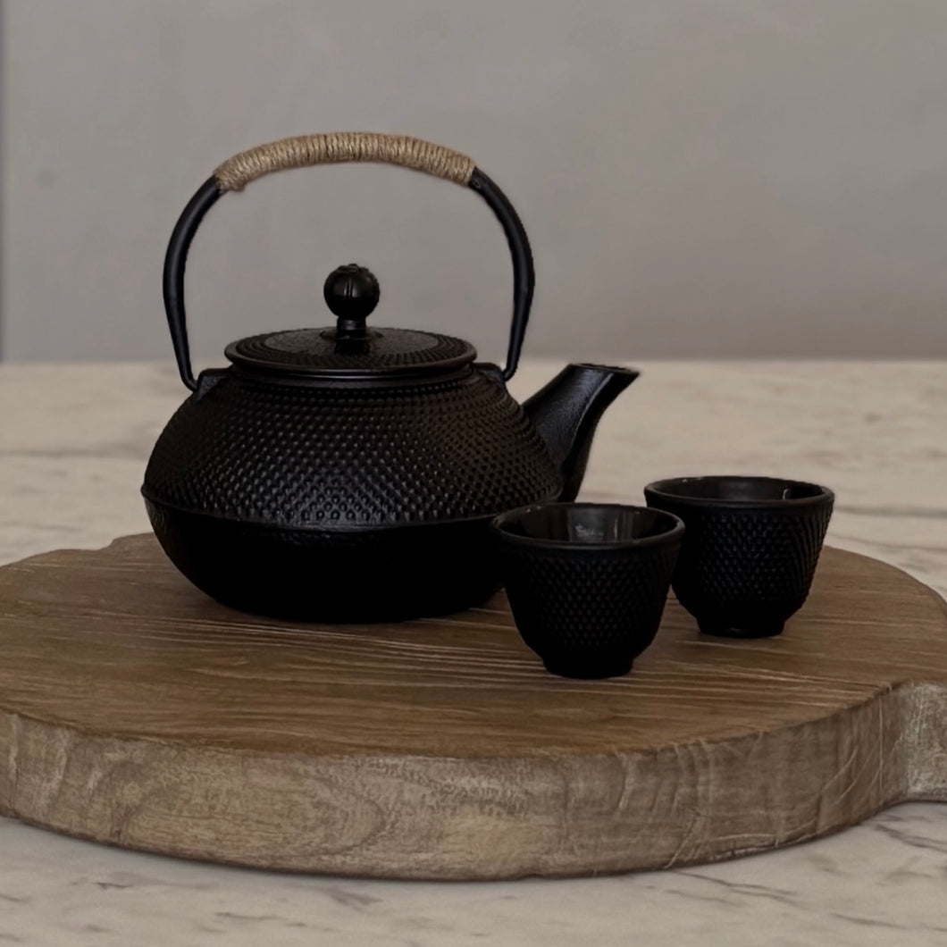 Zen Teapot + Four Cup Set _ Cast Iron _ Black