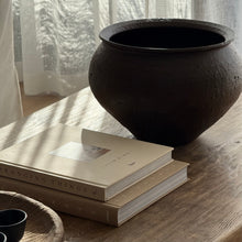 Load image into Gallery viewer, Rustic Brown Pot Vase
